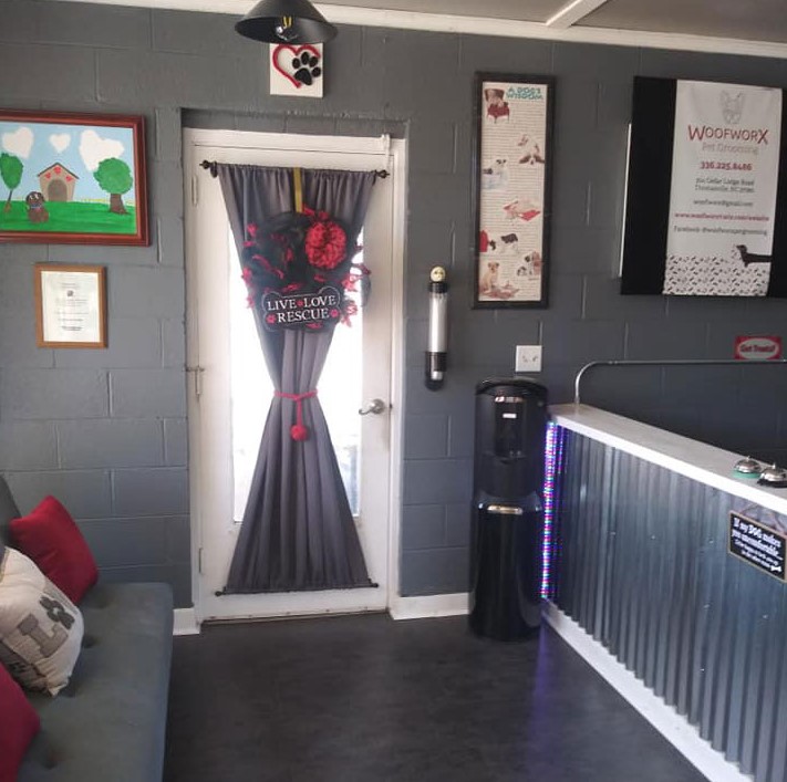 Front door for Woof Worx Pet Grooming